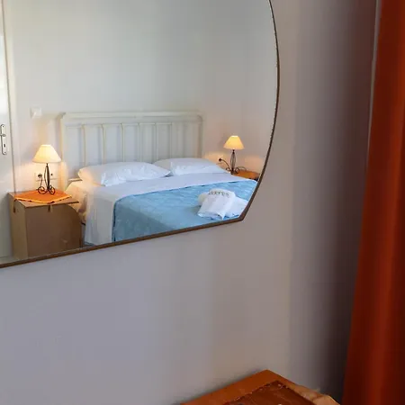 Thekla Apartment Karavados