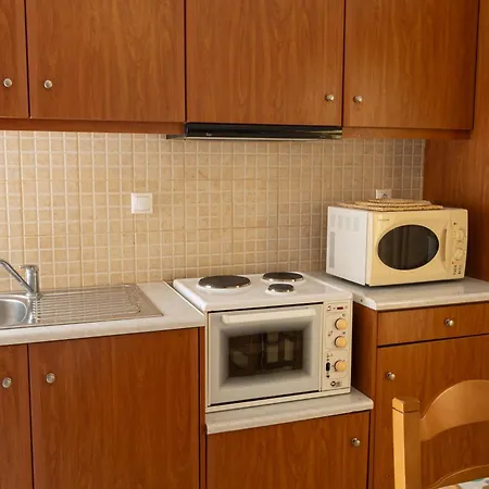 Thekla * Karavádhos