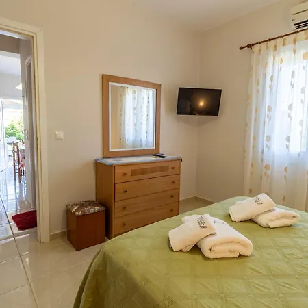 Thekla Apartmán Karavádhos