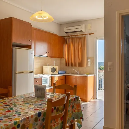 Thekla * Karavádhos